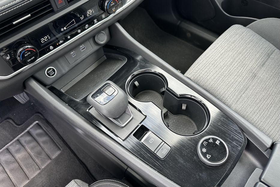 Продам Nissan Rogue SV AWD 2023 года в Киеве