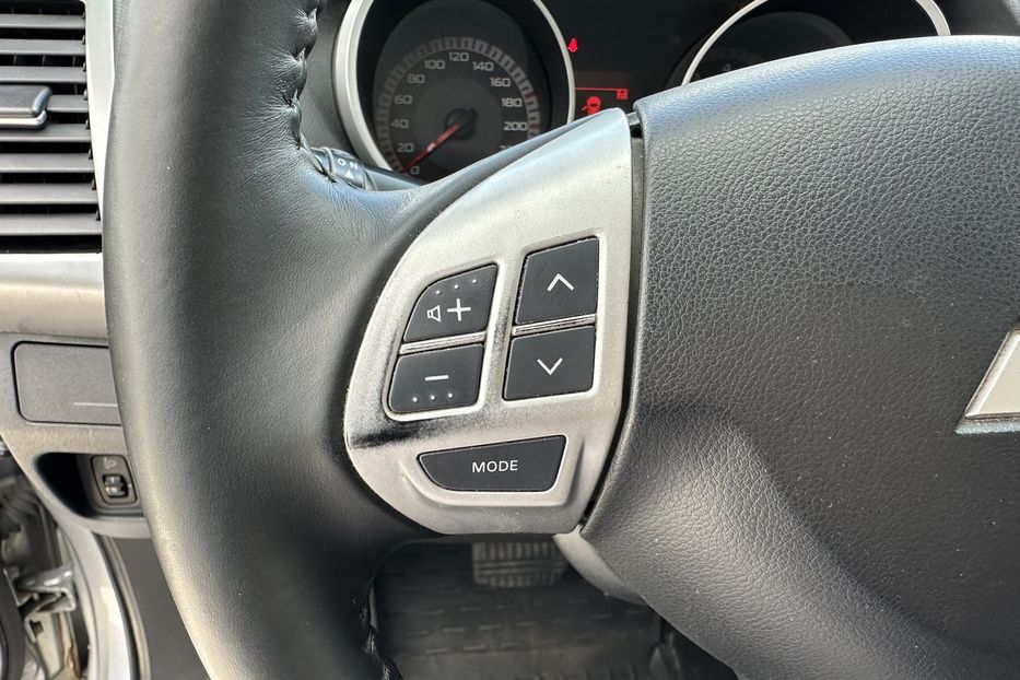 Продам Mitsubishi Outlander XL AWD 2008 года в Киеве