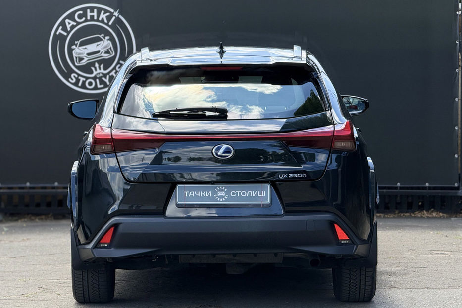 Продам Lexus GX UX 250 H 2022 года в Киеве