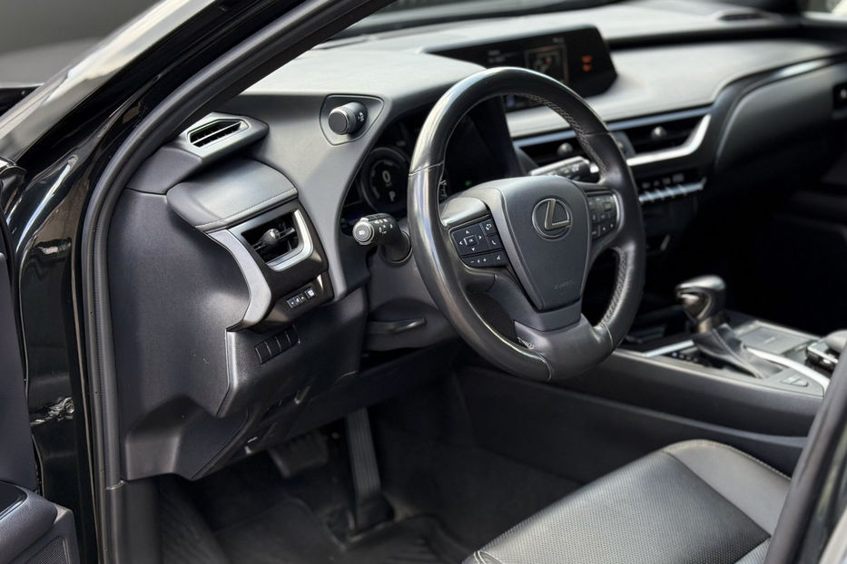 Продам Lexus GX UX 250 H 2022 года в Киеве
