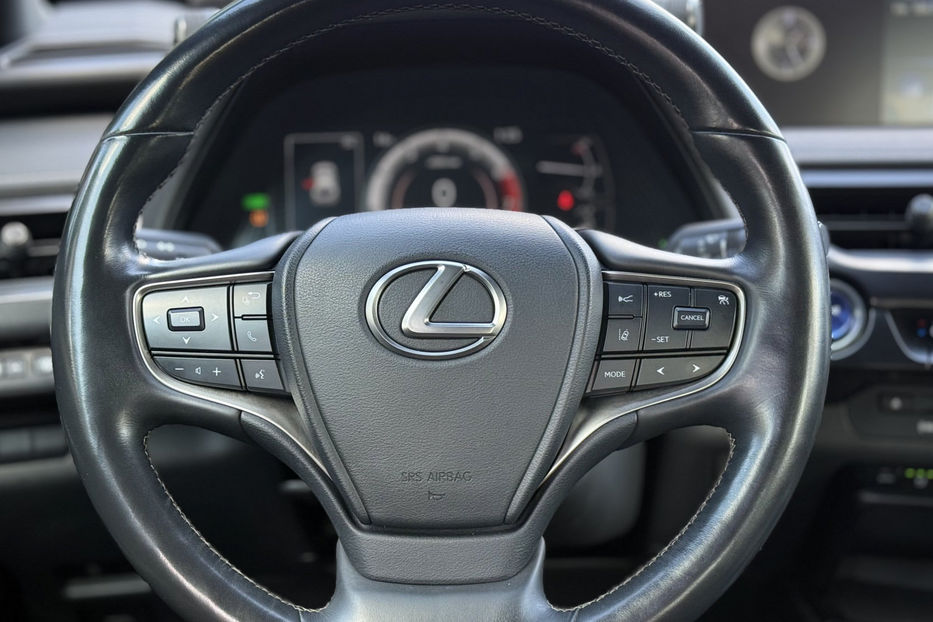 Продам Lexus GX UX 250 H 2022 года в Киеве