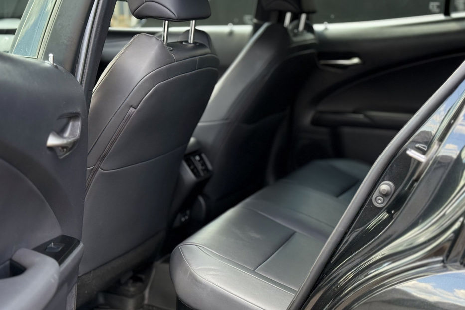 Продам Lexus GX UX 250 H 2022 года в Киеве