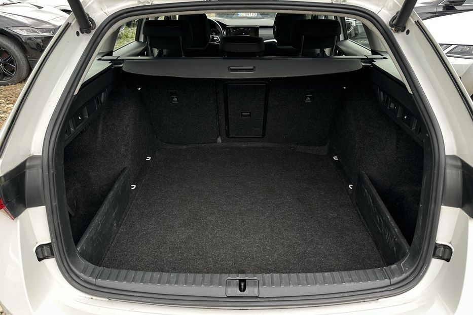 Продам Skoda Octavia А8 2.0 TDI 150к.с АТ FULL LED 2021 года в Львове