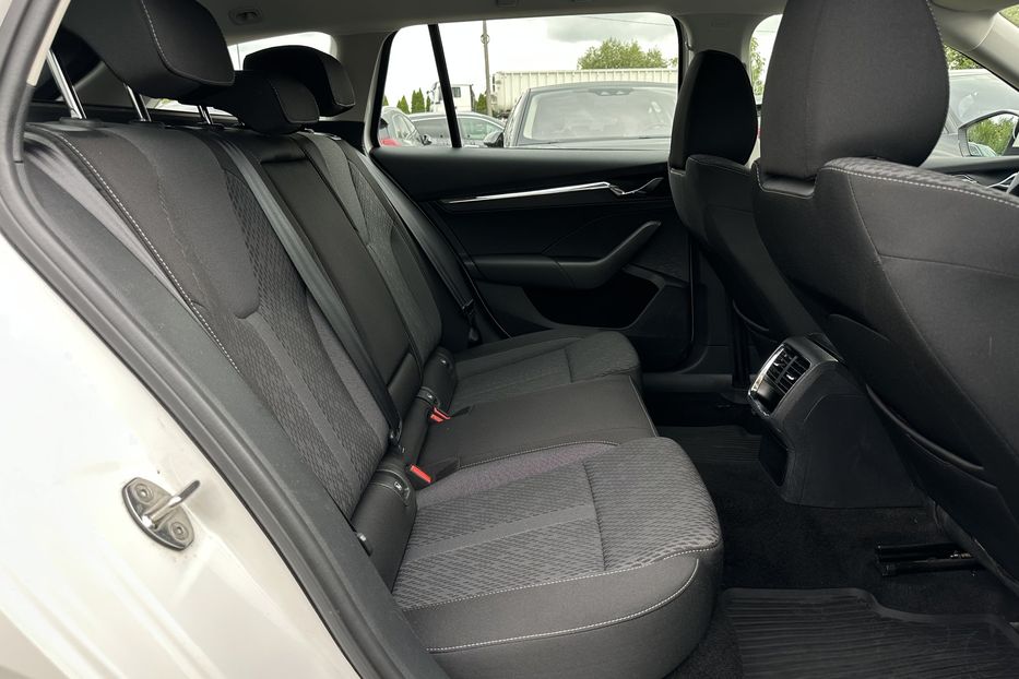 Продам Skoda Octavia А8 2.0 TDI 150к.с АТ FULL LED 2021 года в Львове