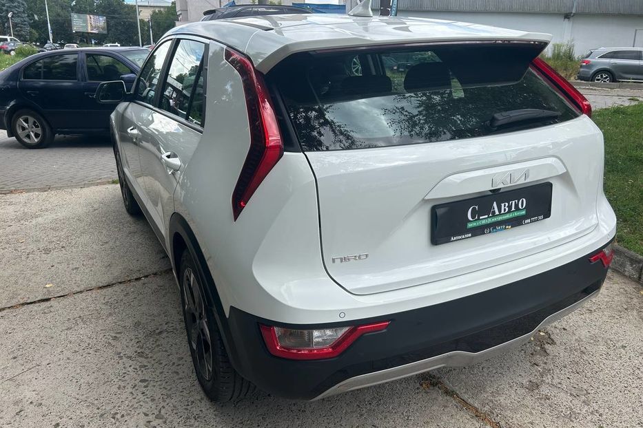 Продам Kia Niro 64кВ 2023 года в Черновцах