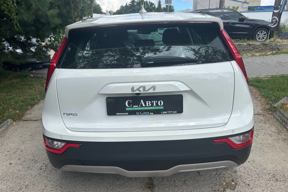 Продам Kia Niro 64кВ 2023 года в Черновцах