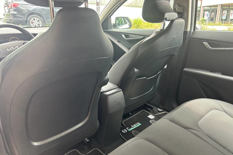 Продам Kia Niro 64кВ 2023 года в Черновцах