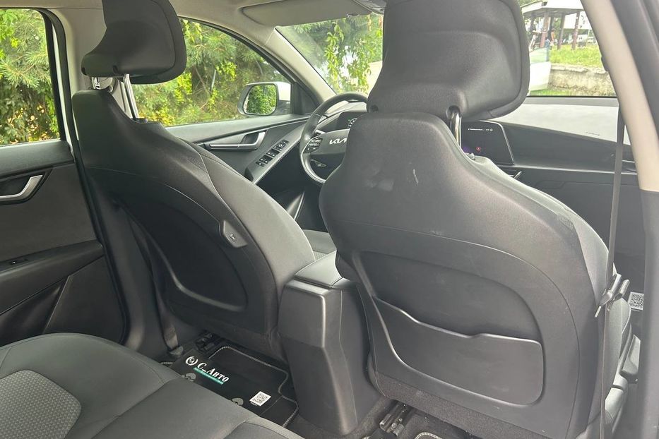 Продам Kia Niro 64кВ 2023 года в Черновцах