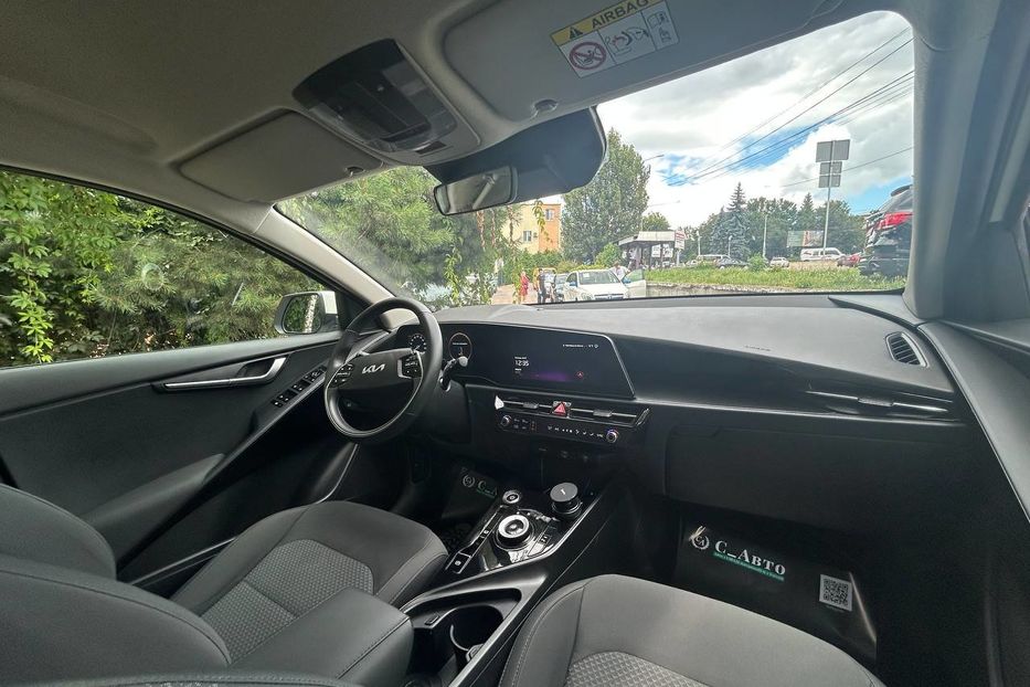 Продам Kia Niro 64кВ 2023 года в Черновцах