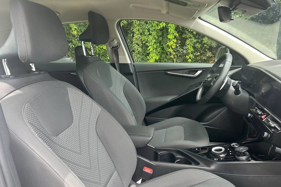 Продам Kia Niro 64кВ 2023 года в Черновцах