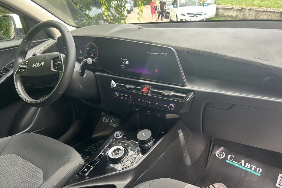 Продам Kia Niro 64кВ 2023 года в Черновцах