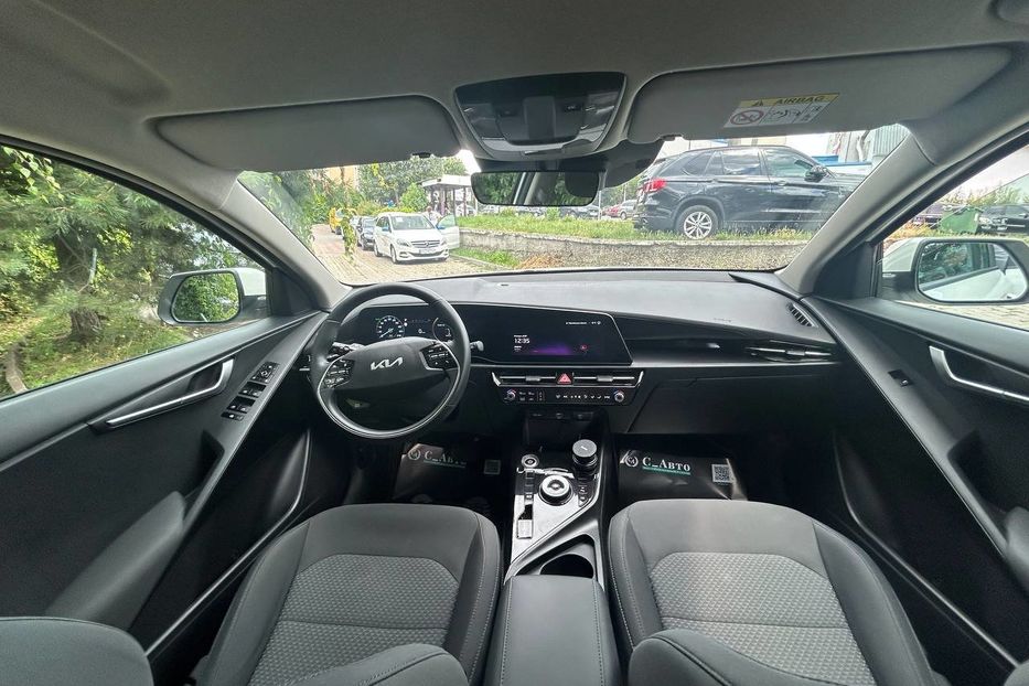 Продам Kia Niro 64кВ 2023 года в Черновцах