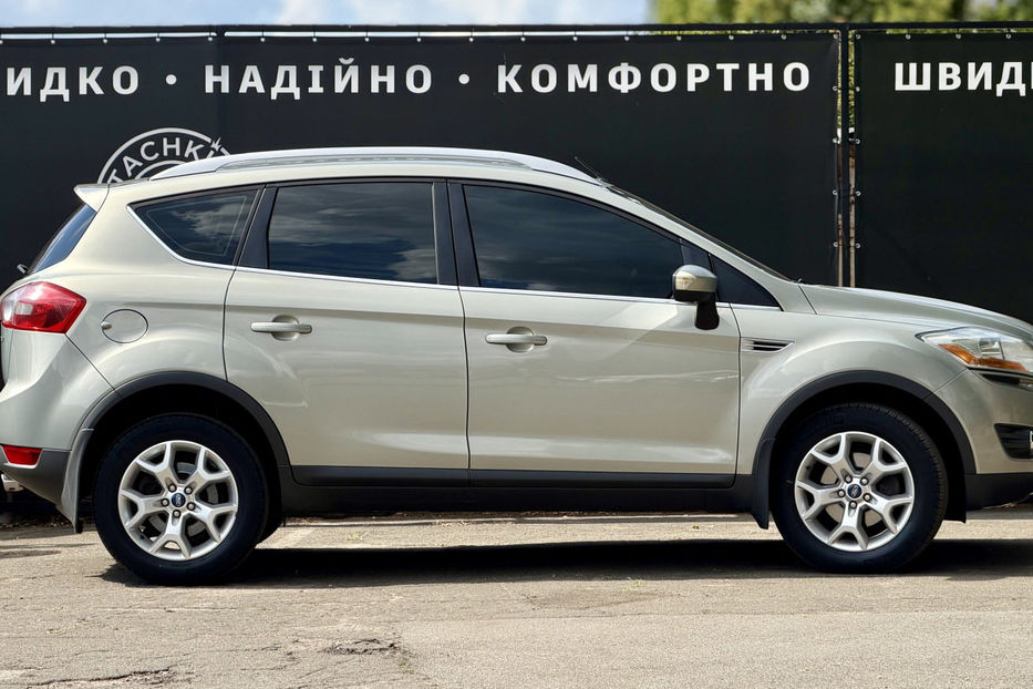 Продам Ford Kuga 2.5T AT (200 к.с.) 4WD  2010 года в Киеве