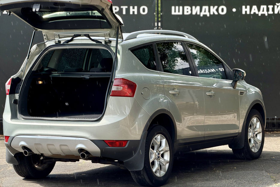 Продам Ford Kuga 2.5T AT (200 к.с.) 4WD  2010 года в Киеве