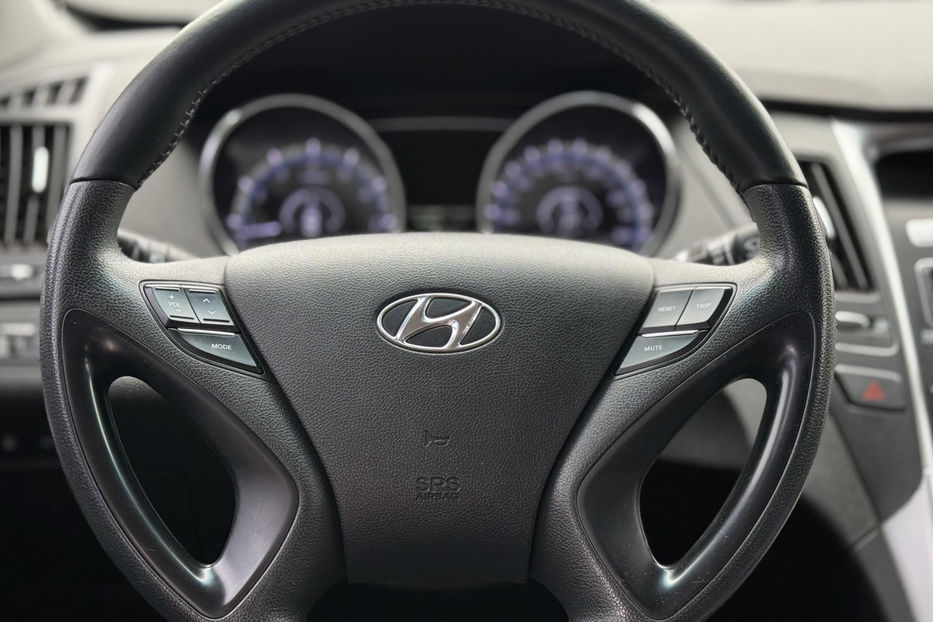 Продам Hyundai Sonata 2.0 AT (150 к.с) 2010 года в Киеве