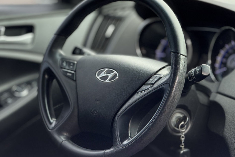 Продам Hyundai Sonata 2.0 AT (150 к.с) 2010 года в Киеве