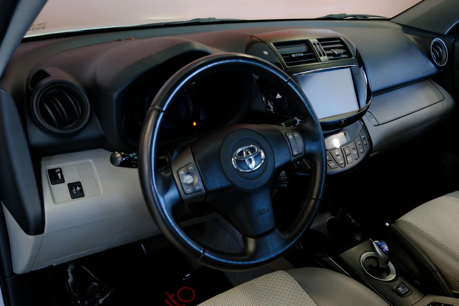Продам Toyota Rav 4 2014 года в Одессе