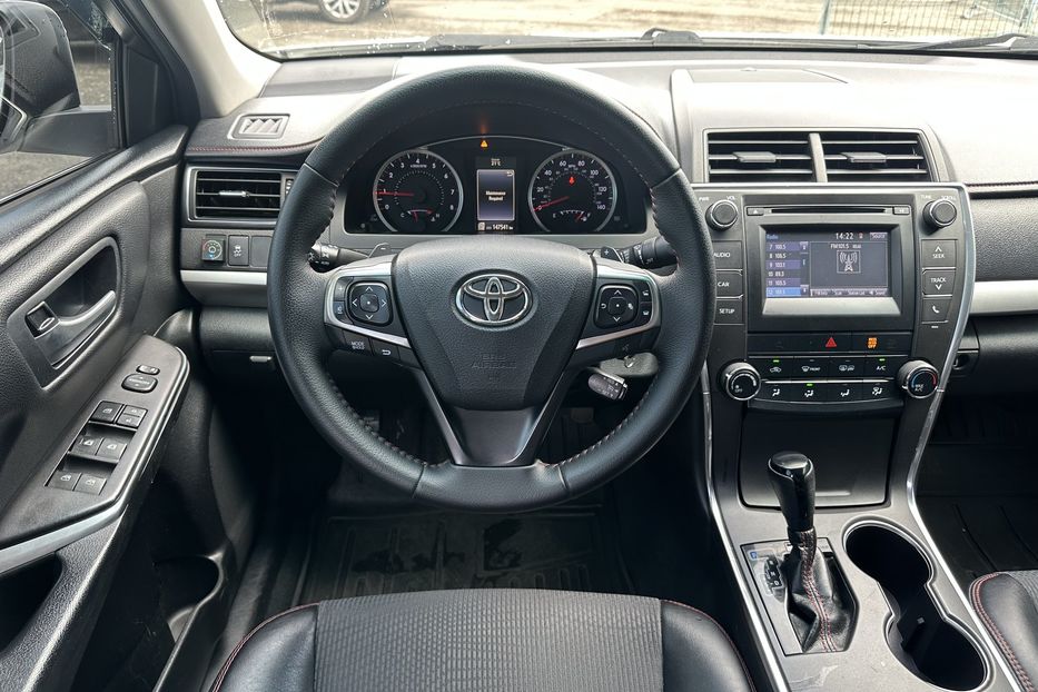 Продам Toyota Camry 2017 года в Киеве