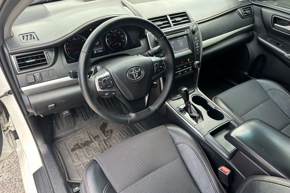 Продам Toyota Camry 2017 года в Киеве