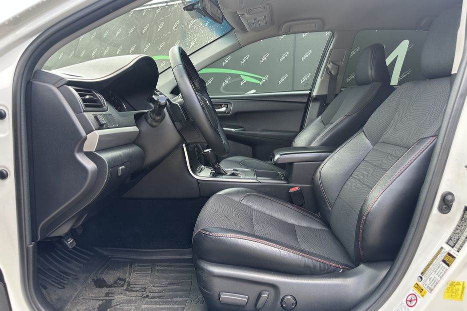 Продам Toyota Camry 2017 года в Киеве