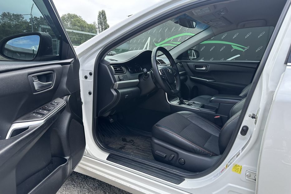 Продам Toyota Camry 2017 года в Киеве
