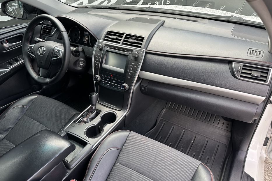 Продам Toyota Camry 2017 года в Киеве