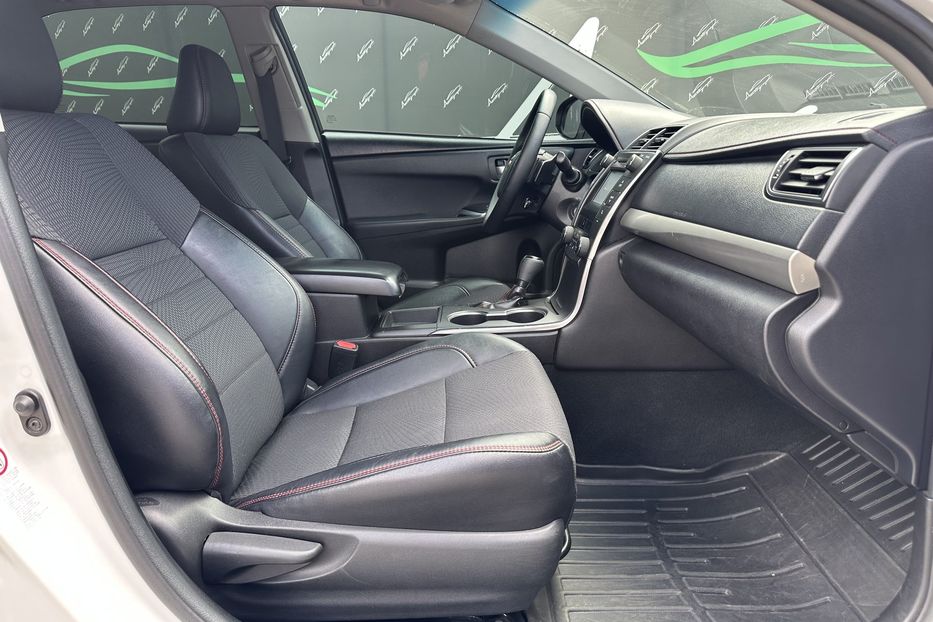 Продам Toyota Camry 2017 года в Киеве