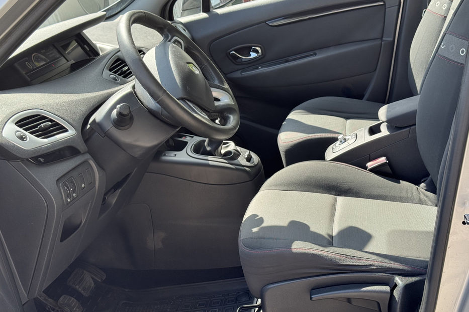 Продам Renault Scenic 2012 года в Киеве