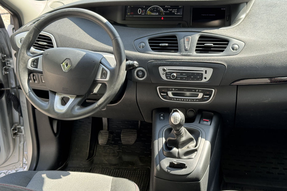 Продам Renault Scenic 2012 года в Киеве