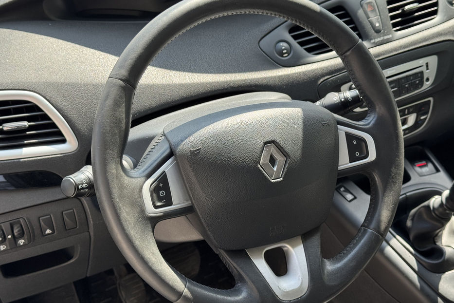 Продам Renault Scenic 2012 года в Киеве