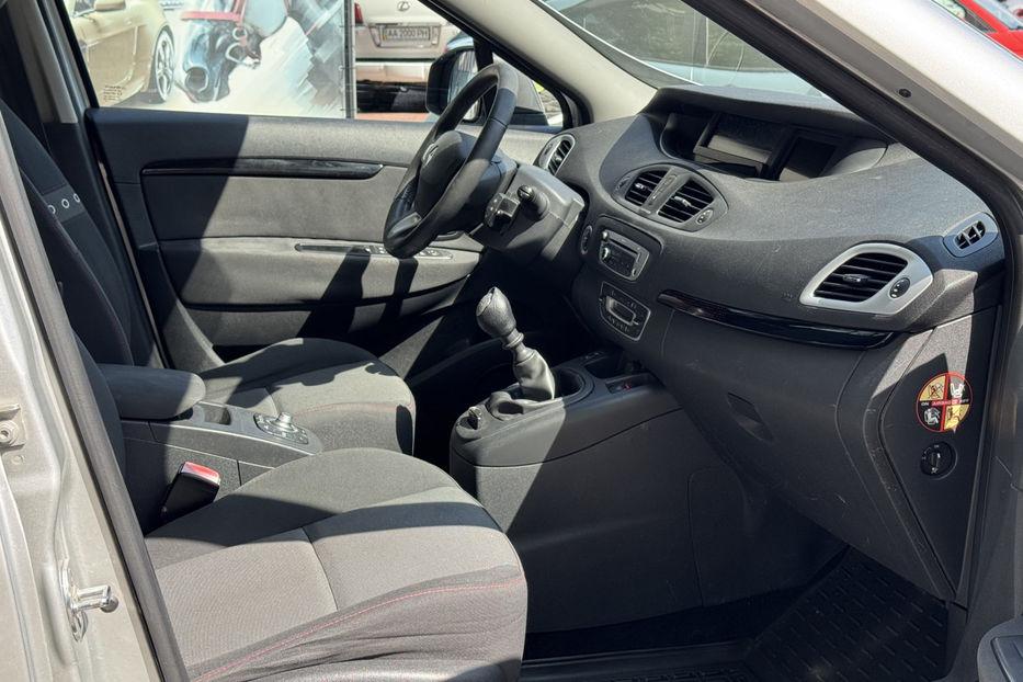 Продам Renault Scenic 2012 года в Киеве