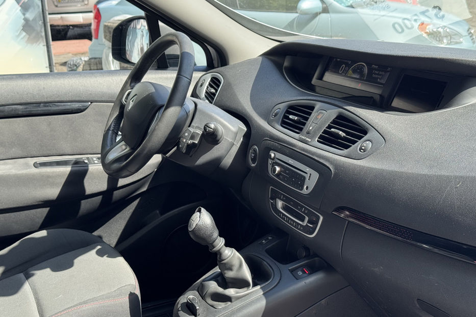 Продам Renault Scenic 2012 года в Киеве