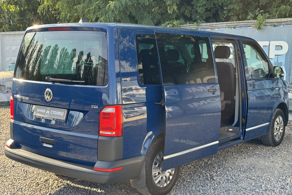 Продам Volkswagen T6 (Transporter) пасс. 2.0D MT (102 к.с.) 2017 года в Киеве
