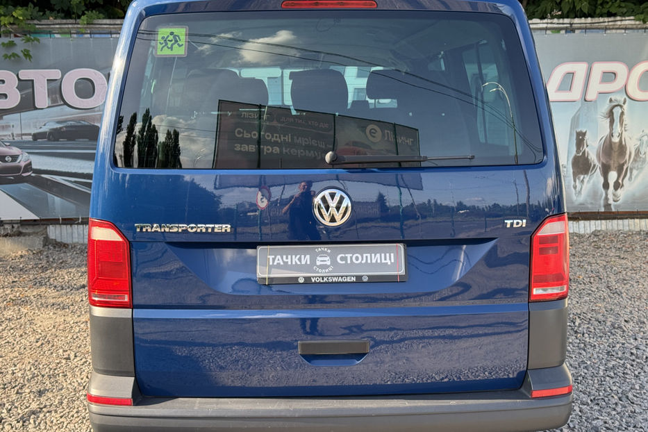 Продам Volkswagen T6 (Transporter) пасс. 2.0D MT (102 к.с.) 2017 года в Киеве