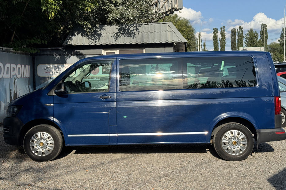 Продам Volkswagen T6 (Transporter) пасс. 2.0D MT (102 к.с.) 2017 года в Киеве