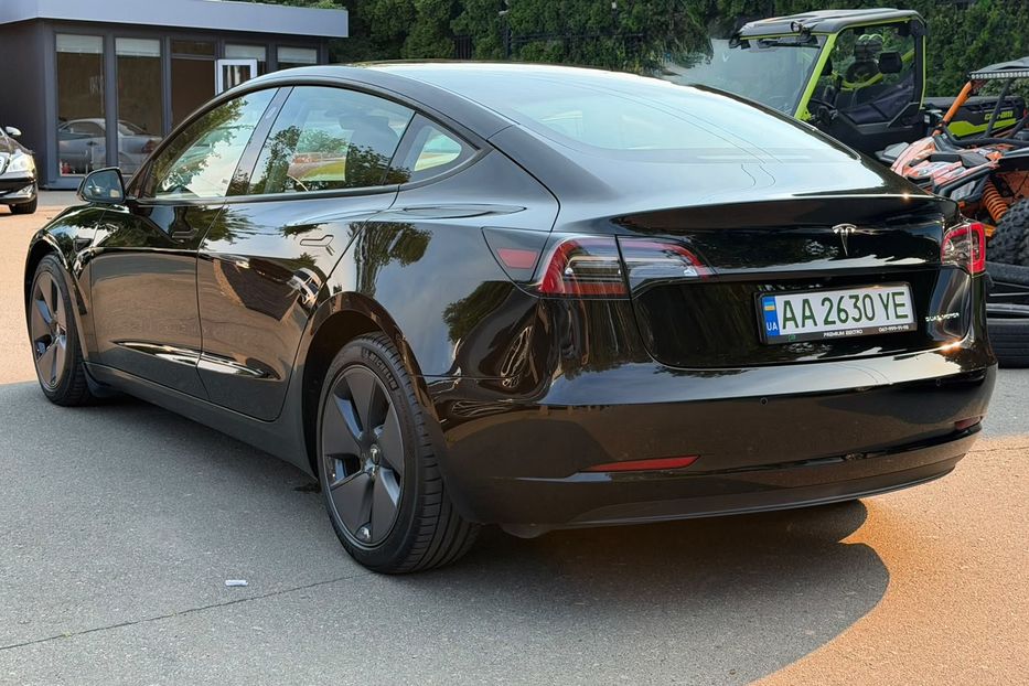 Продам Tesla Model 3 2021 года в Киеве