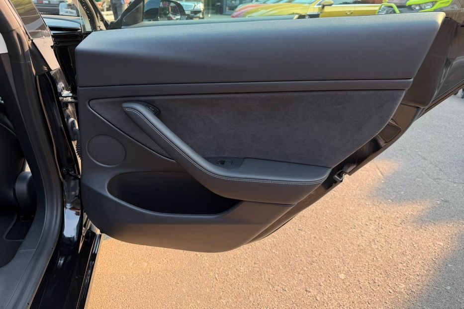 Продам Tesla Model 3 2021 года в Киеве