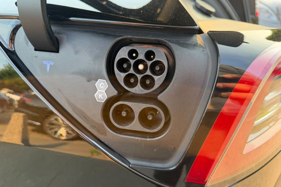 Продам Tesla Model 3 2021 года в Киеве