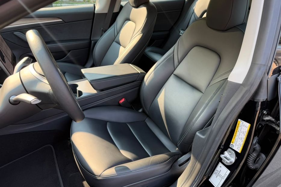 Продам Tesla Model 3 2021 года в Киеве