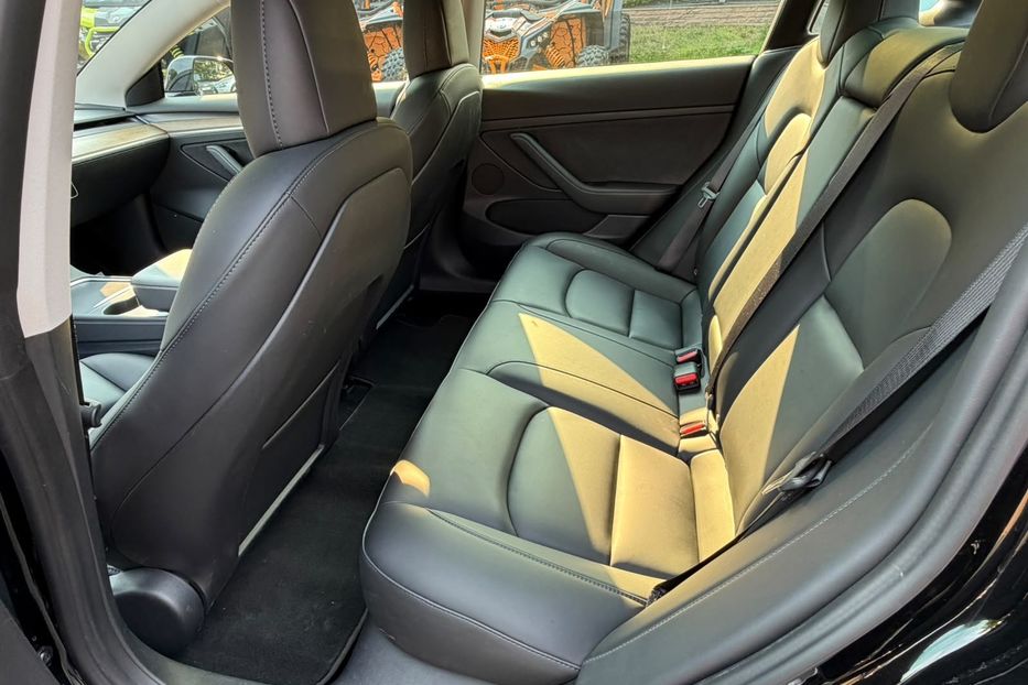 Продам Tesla Model 3 2021 года в Киеве