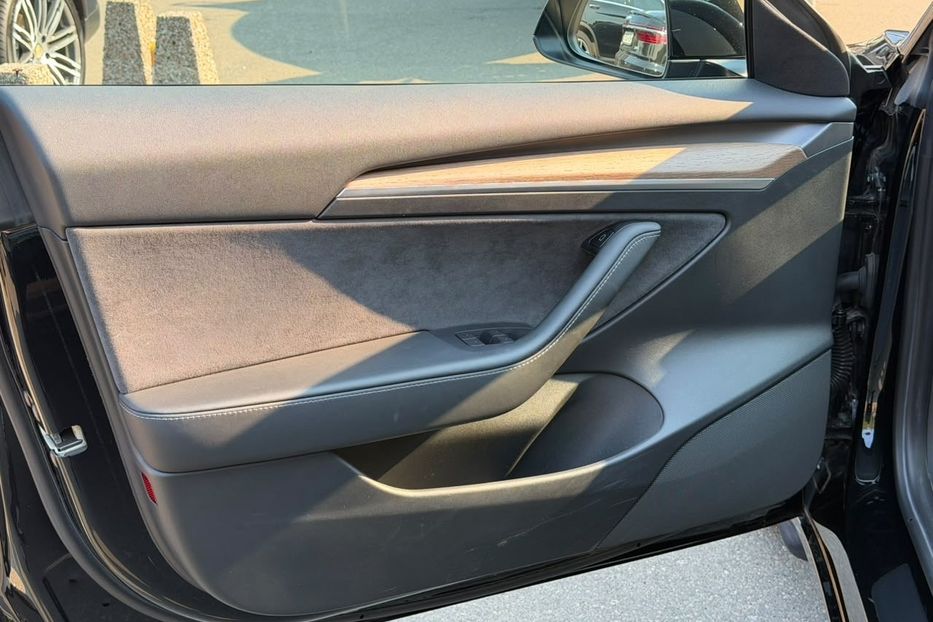 Продам Tesla Model 3 2021 года в Киеве