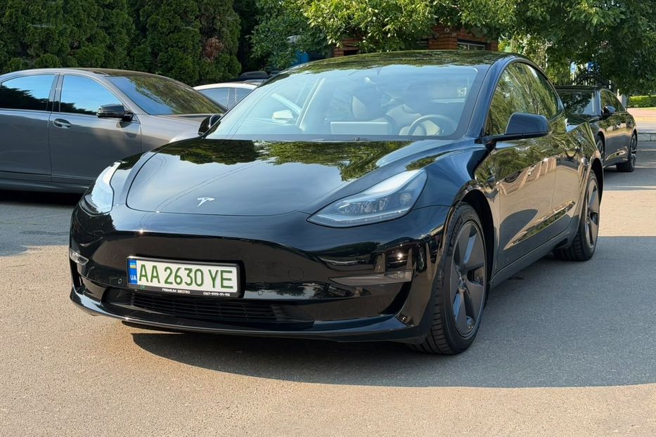 Продам Tesla Model 3 2021 года в Киеве