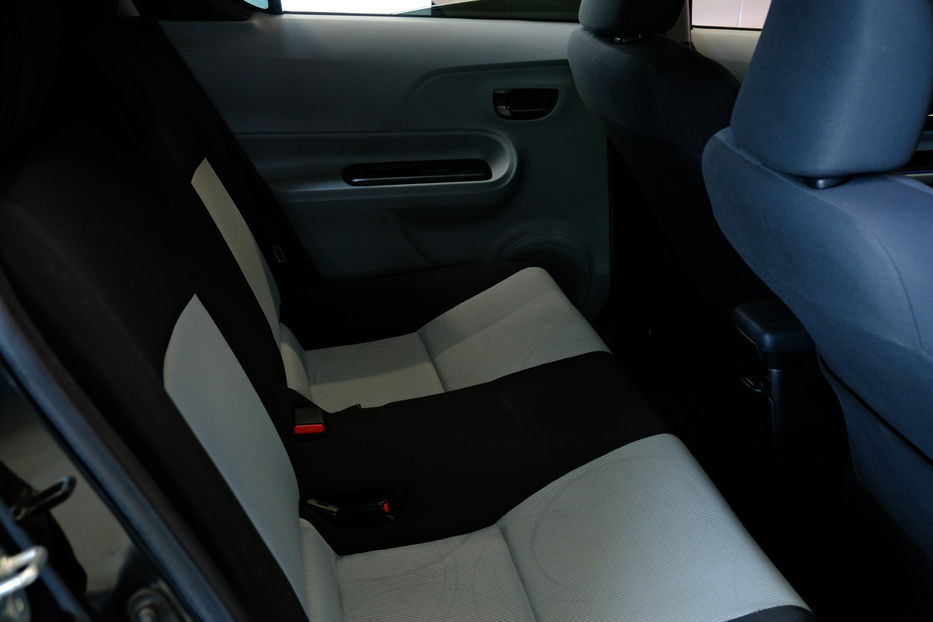 Продам Toyota Prius 2013 года в Одессе
