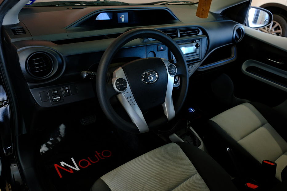 Продам Toyota Prius 2013 года в Одессе