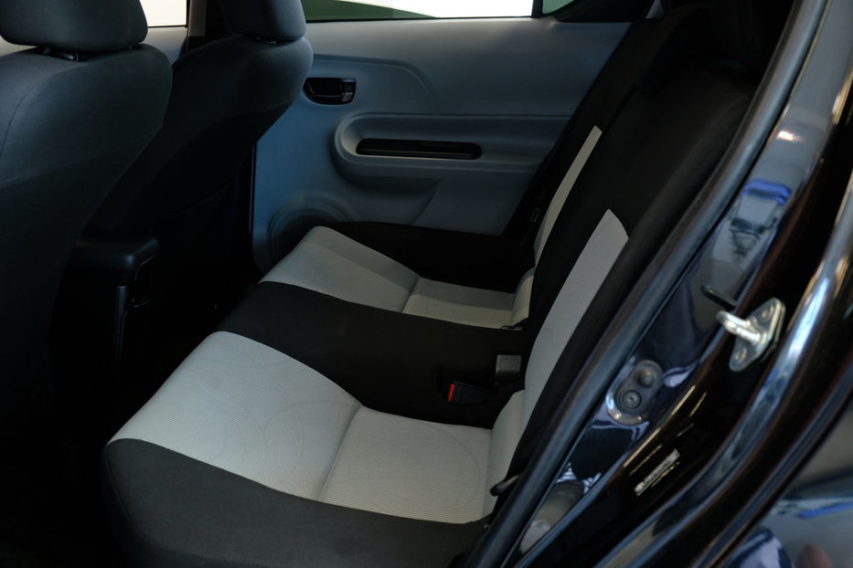 Продам Toyota Prius 2013 года в Одессе