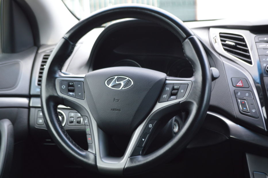 Продам Hyundai i40 2015 года в Одессе