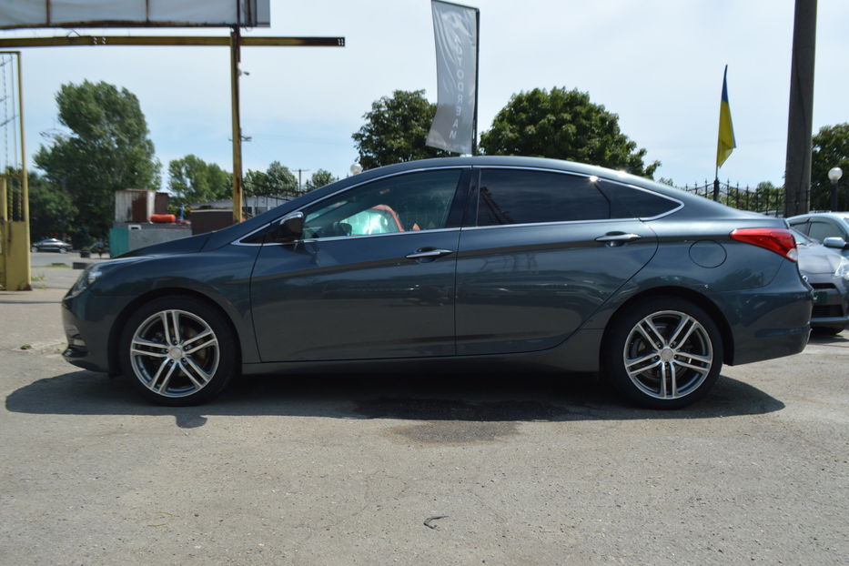 Продам Hyundai i40 2015 года в Одессе