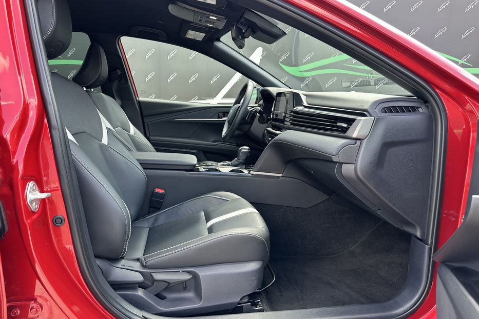 Продам Toyota Camry Se Hybrid 2024 года в Киеве