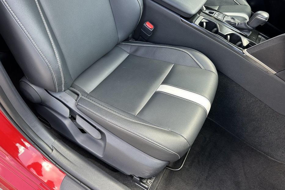 Продам Toyota Camry Se Hybrid 2024 года в Киеве