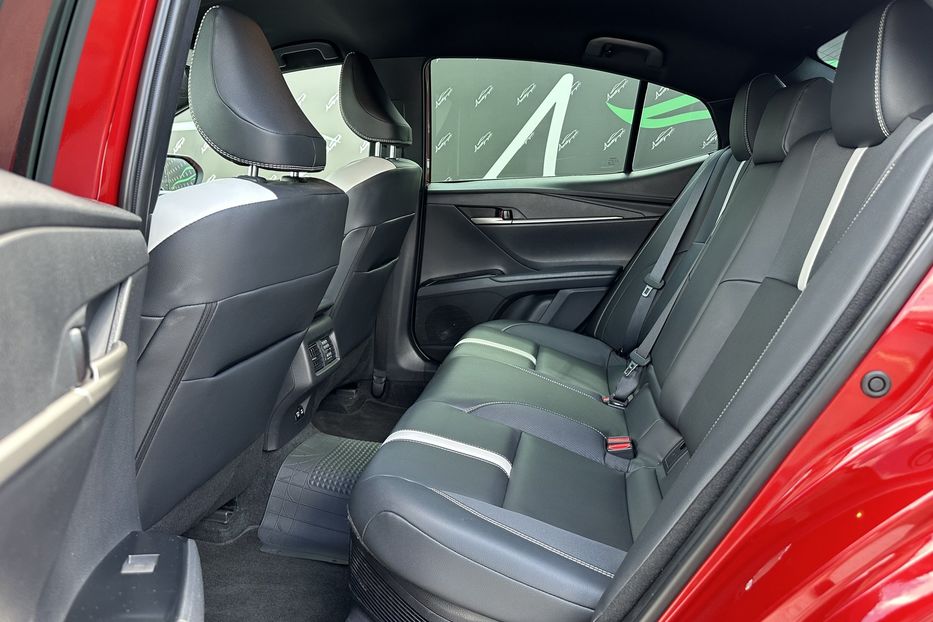 Продам Toyota Camry Se Hybrid 2024 года в Киеве